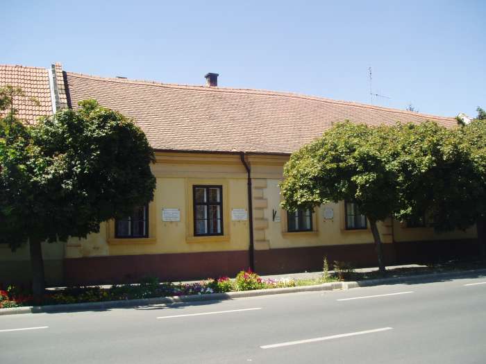 Gyula, Kossuth u. 30. 1.kép.jpg Gyula, Kossuth u. 30. 1.kép.jpg